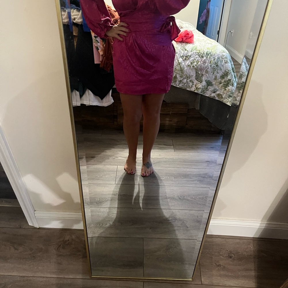 Chic Fuchsia Mini Dress